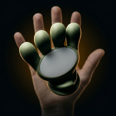 <strong>Real-Hand Precision</strong>